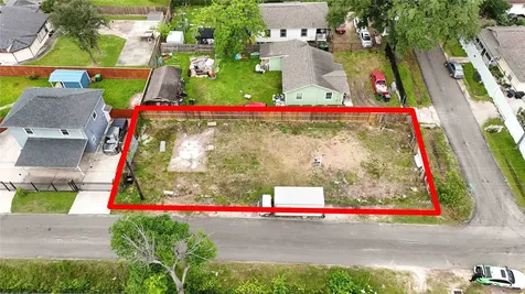 230 Wallace Street Houston TX 77022