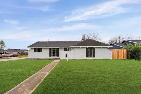 2203 Drayton Lane Houston TX 77088