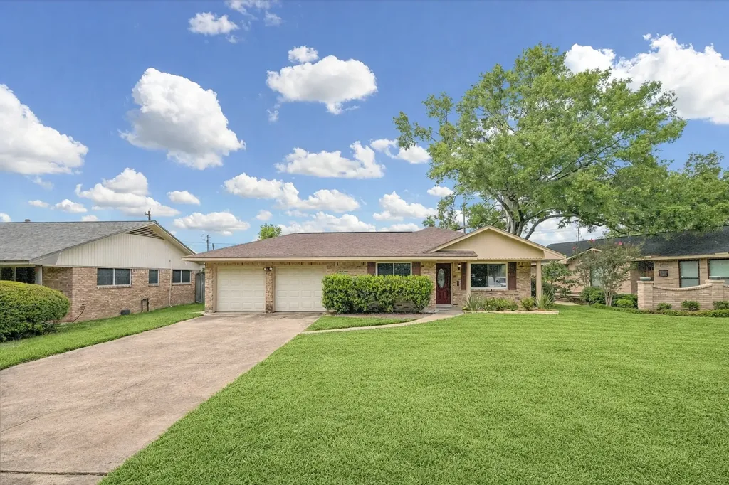 1607 Willowby Drive Houston TX 77008