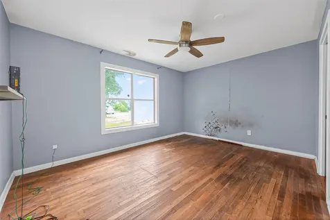 217 N Holly Avenue Cleveland TX 77327