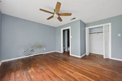 217 N Holly Avenue Cleveland TX 77327