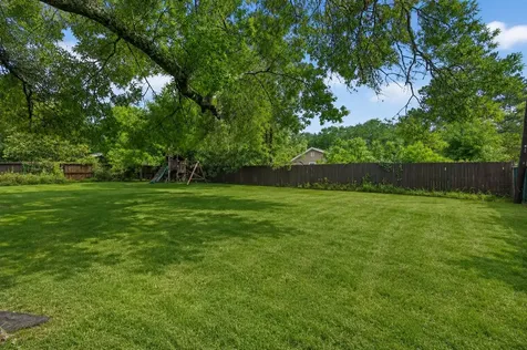 217 N Holly Avenue Cleveland TX 77327