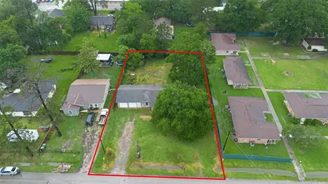 217 N Holly Avenue Cleveland TX 77327
