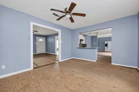 217 N Holly Avenue Cleveland TX 77327