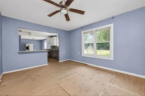 217 N Holly Avenue Cleveland TX 77327