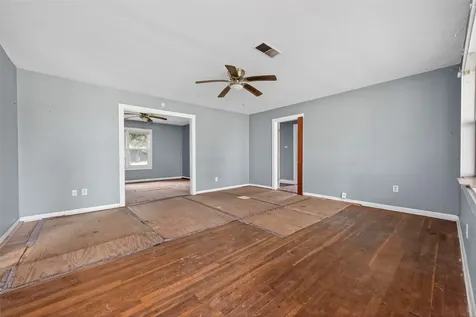 217 N Holly Avenue Cleveland TX 77327