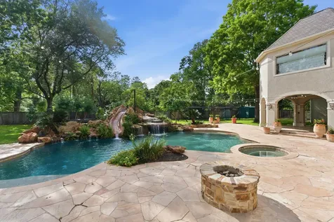 835 Echo Lane Hedwig Village TX 77024