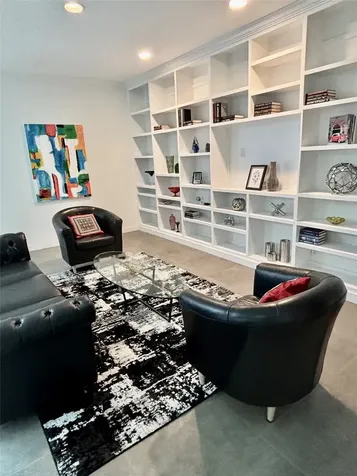 10 S Briar Hollow Lane 55 Houston TX 77027