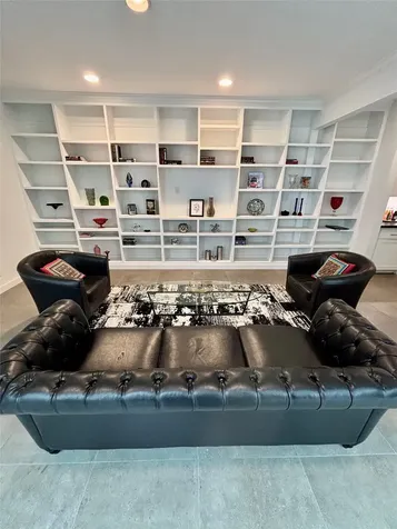 10 S Briar Hollow Lane 55 Houston TX 77027