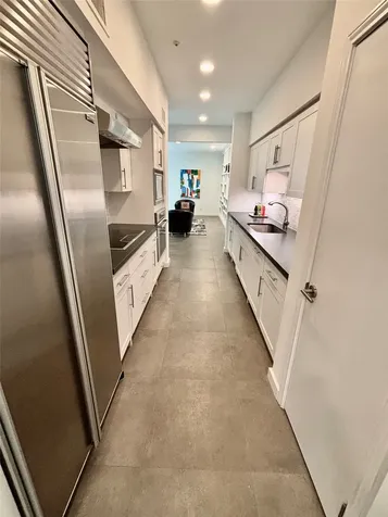 10 S Briar Hollow Lane 55 Houston TX 77027