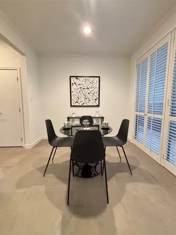 10 S Briar Hollow Lane 55 Houston TX 77027