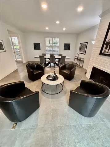 10 S Briar Hollow Lane 55 Houston TX 77027