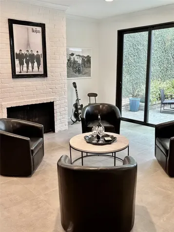 10 S Briar Hollow Lane 55 Houston TX 77027