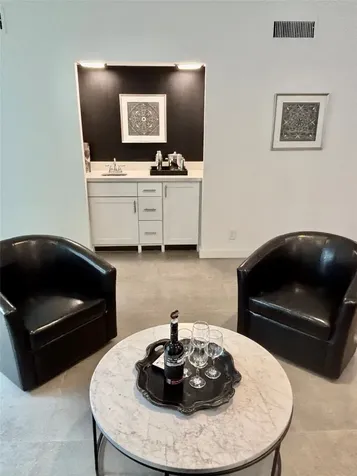 10 S Briar Hollow Lane 55 Houston TX 77027