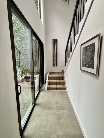 10 S Briar Hollow Lane 55 Houston TX 77027