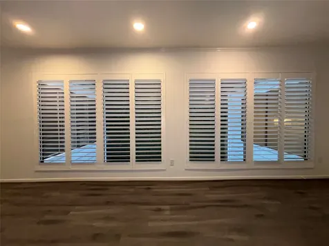 10 S Briar Hollow Lane 55 Houston TX 77027