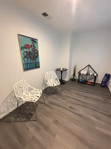 10 S Briar Hollow Lane 55 Houston TX 77027