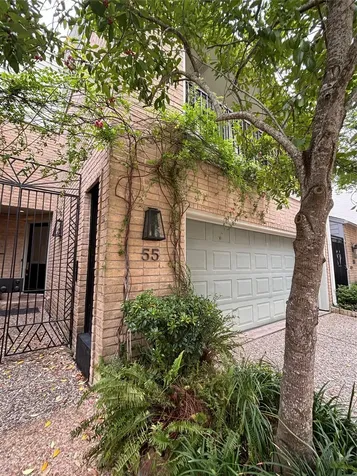 10 S Briar Hollow Lane 55 Houston TX 77027