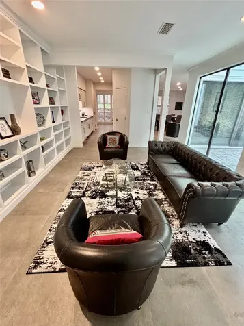 10 S Briar Hollow Lane 55 Houston TX 77027