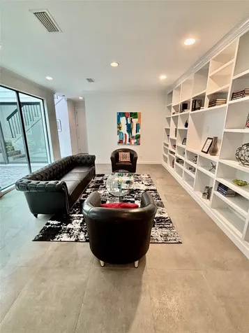 10 S Briar Hollow Lane 55 Houston TX 77027