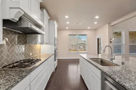35 N Wheatleigh Drive Tomball TX 77375