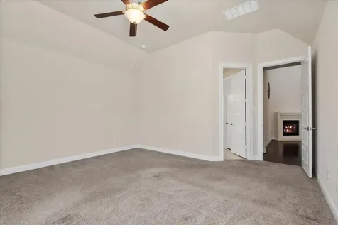 35 N Wheatleigh Drive Tomball TX 77375