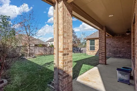 35 N Wheatleigh Drive Tomball TX 77375