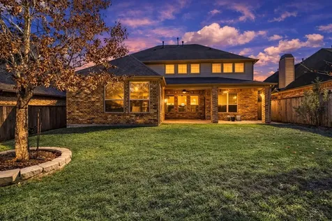 35 N Wheatleigh Drive Tomball TX 77375