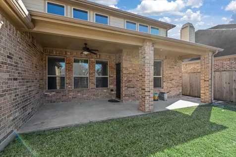 35 N Wheatleigh Drive Tomball TX 77375