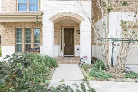 35 N Wheatleigh Drive Tomball TX 77375