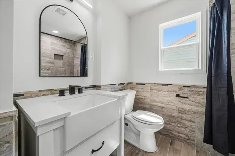 10406 Broadstairs Street Houston TX 77013