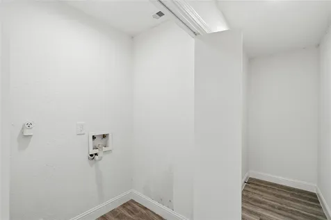 10406 Broadstairs Street Houston TX 77013