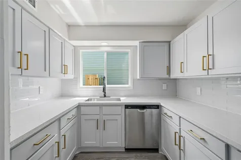 10406 Broadstairs Street Houston TX 77013