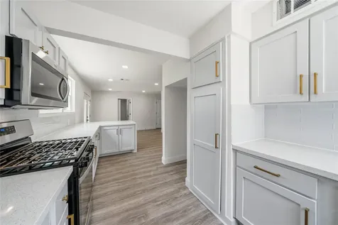 10406 Broadstairs Street Houston TX 77013