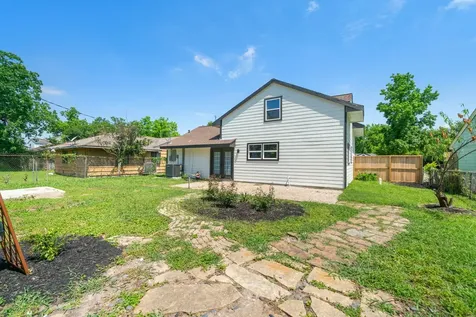 10406 Broadstairs Street Houston TX 77013