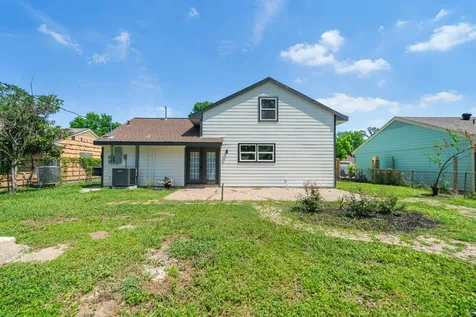 10406 Broadstairs Street Houston TX 77013