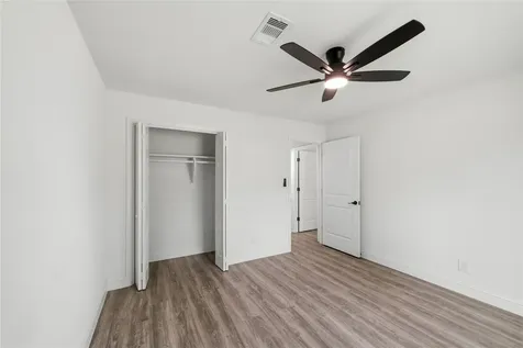 10406 Broadstairs Street Houston TX 77013