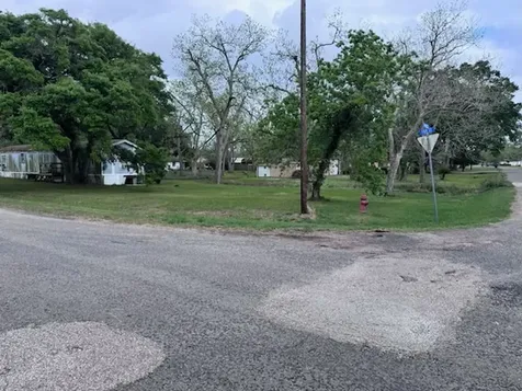 802 Foy Street Sweeny TX 77480