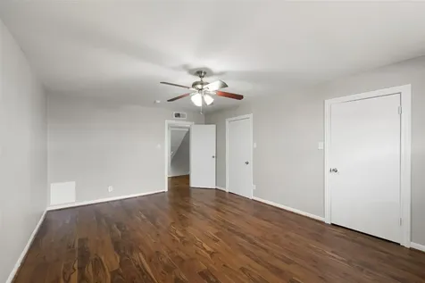5204 Arboles Drive L Houston TX 77035