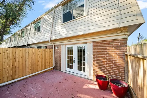 5204 Arboles Drive L Houston TX 77035