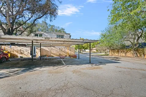 5204 Arboles Drive L Houston TX 77035