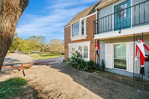 5204 Arboles Drive L Houston TX 77035
