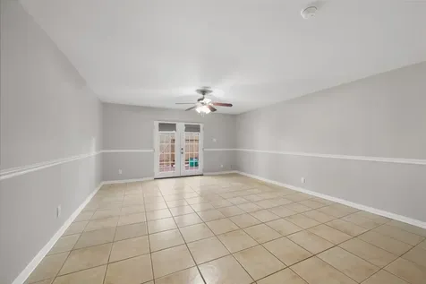 5204 Arboles Drive L Houston TX 77035