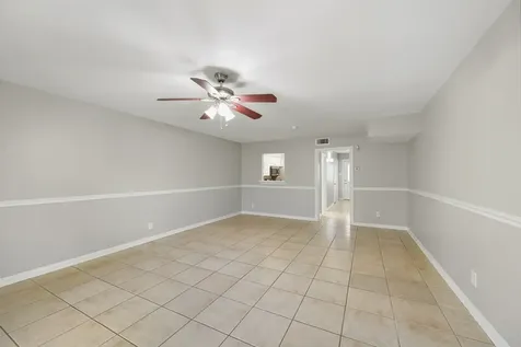 5204 Arboles Drive L Houston TX 77035