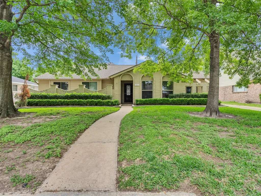 2811 Quincannon Lane Houston TX 77043