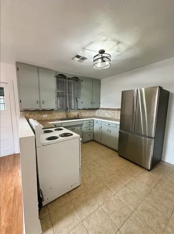 128 Harris Street Bellville TX 77418