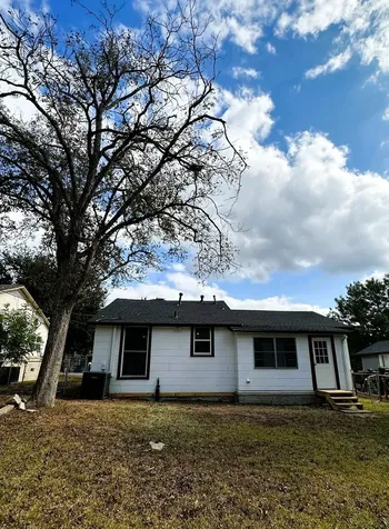 128 Harris Street Bellville TX 77418