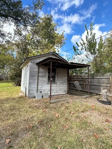128 Harris Street Bellville TX 77418
