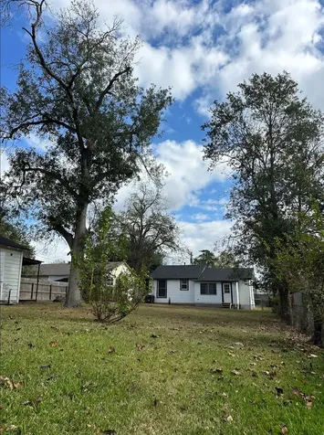 128 Harris Street Bellville TX 77418