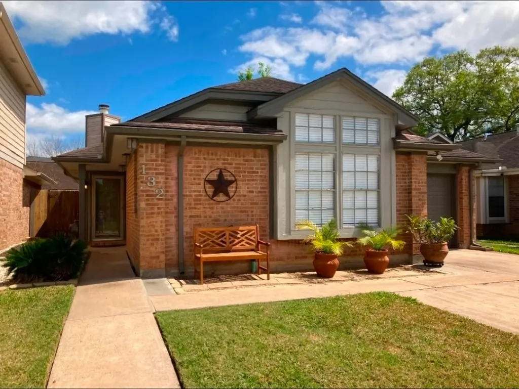 132 Cotton Drive Lake Jackson TX 77566